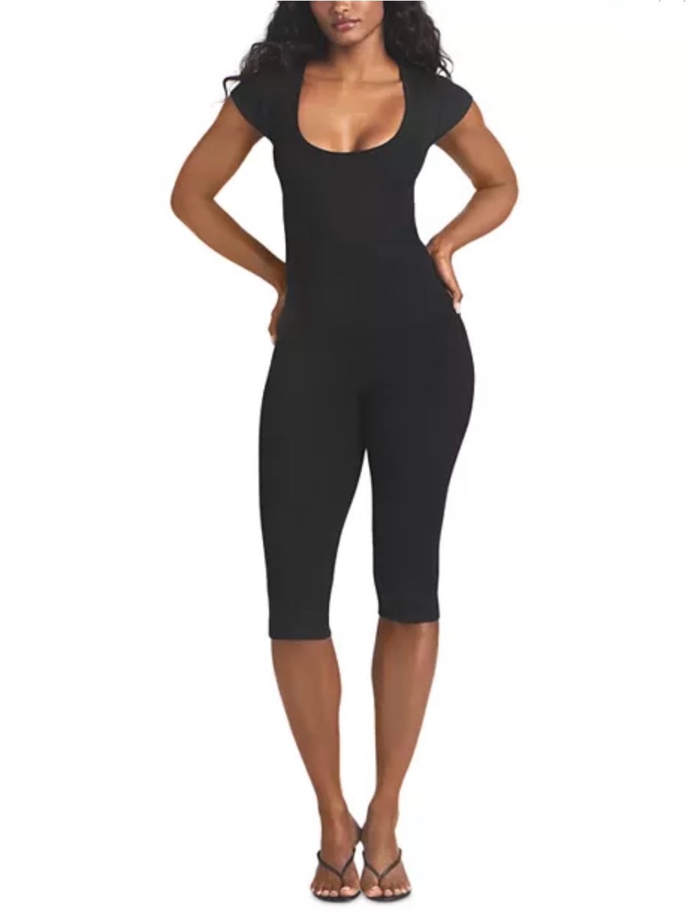 SKIMS Smooth Layers Black Capri Pants High Rise Size Medium
